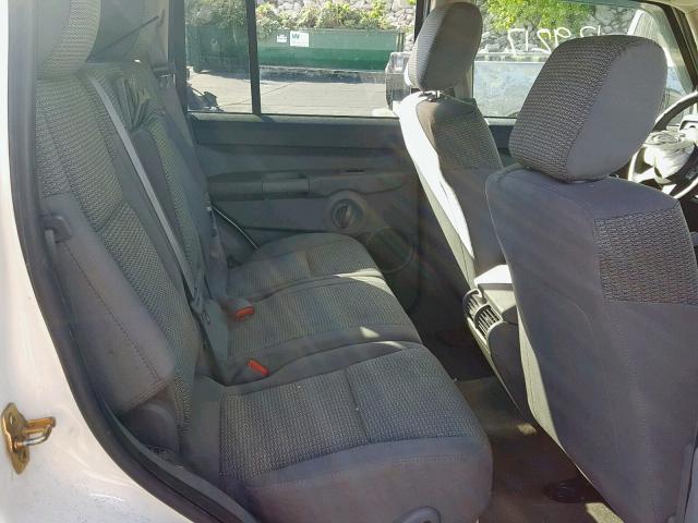1J8HG48NX6C228688 - 2006 JEEP COMMANDER 白色 照片 6