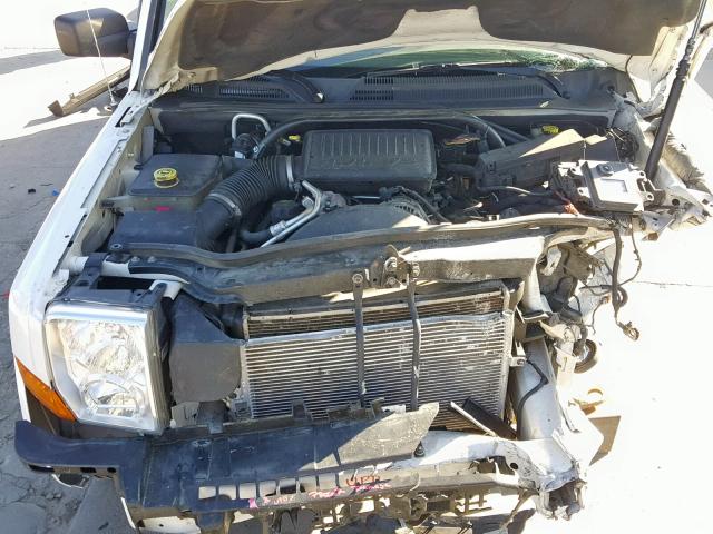 1J8HG48NX6C228688 - 2006 JEEP COMMANDER 白色 照片 7