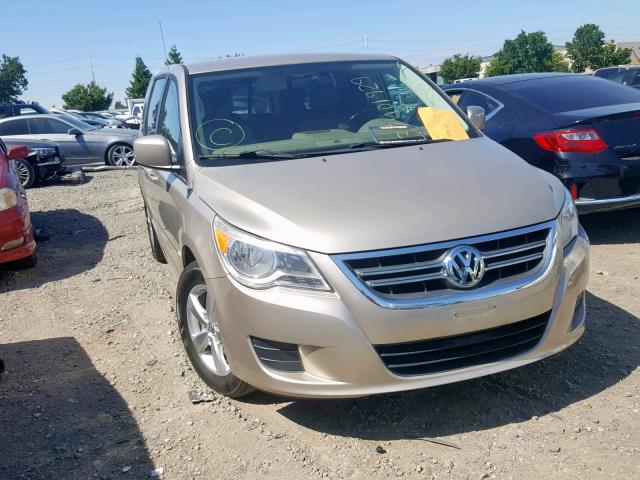 2V8HW341X9R595243 - 2009 VOLKSWAGEN ROUTAN SE BEIGE photo 1