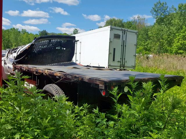 3FDNF6550YMA78598 - 2000 FORD F650 SUPER WHITE photo 3