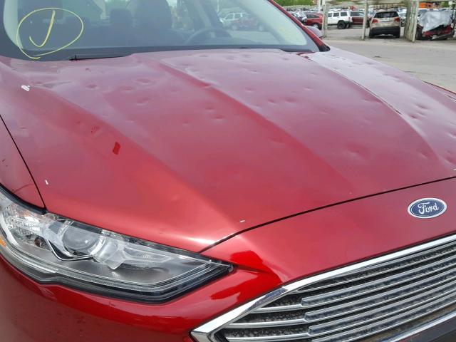 3FA6P0HD5HR354028 - 2017 FORD FUSION SE RED photo 9