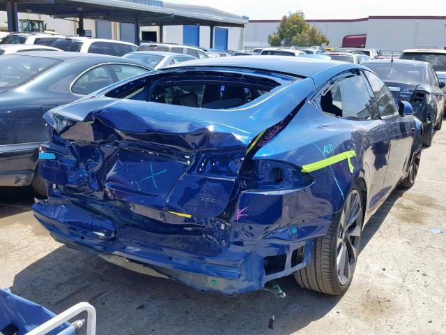 5YJSA1E23JF260837 - 2018 TESLA MODEL S أزرق صورة 4
