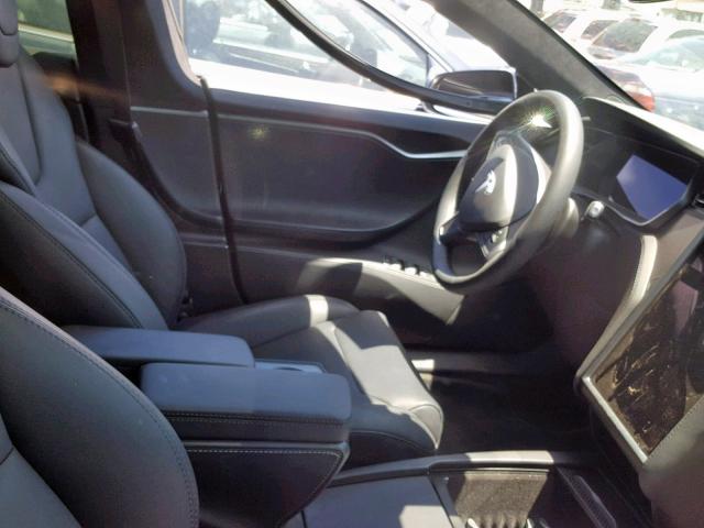 5YJSA1E23JF260837 - 2018 TESLA MODEL S أزرق صورة 5