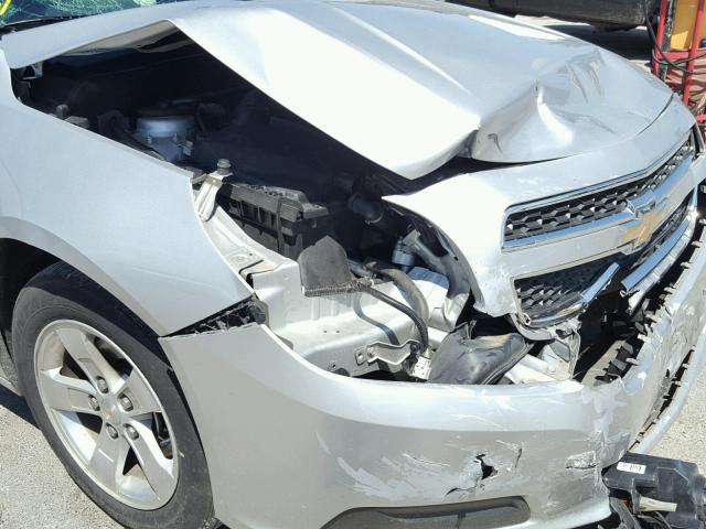 1G11A5SA2DF314393 - 2013 CHEVROLET MALIBU LS ვერცხლისფერი ფოტო 9