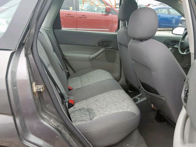 1FAFP34N55W268744 - 2005 FORD FOCUS ZX4 GRAY photo 6