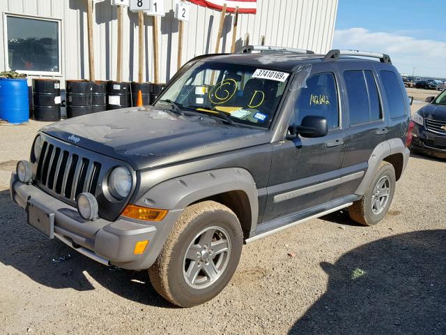 1J4GK38K56W127407 - 2006 JEEP LIBERTY RE CHARCOAL photo 2