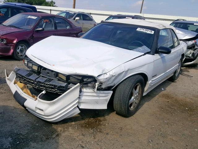 1G3WT34X8PD354359 - 1993 OLDSMOBILE CUTLASS SU WHITE photo 2