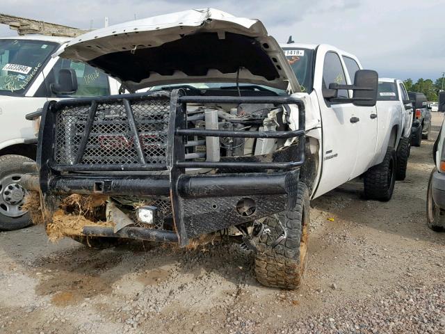 1GTHC43639F141267 - 2009 GMC SIERRA C25 WHITE photo 2