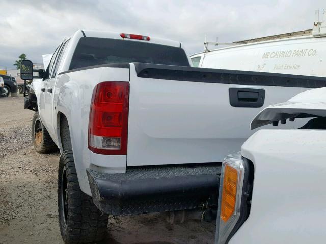 1GTHC43639F141267 - 2009 GMC SIERRA C25 WHITE photo 3