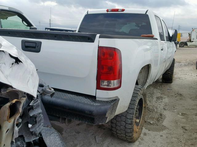 1GTHC43639F141267 - 2009 GMC SIERRA C25 WHITE photo 4