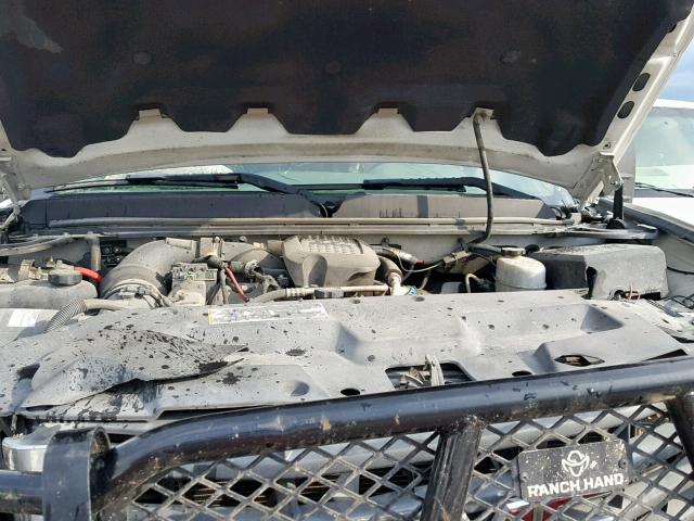 1GTHC43639F141267 - 2009 GMC SIERRA C25 WHITE photo 7