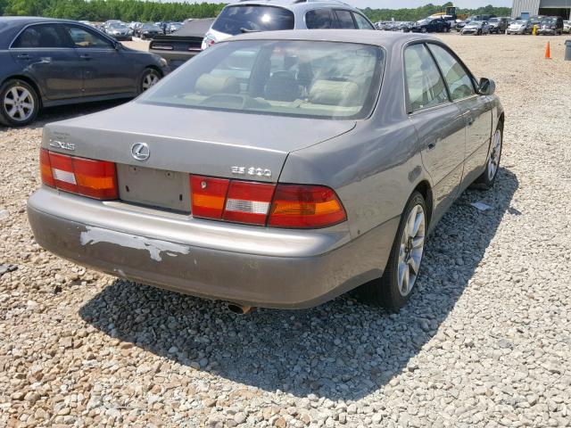 JT8BF28G0W5021946 - 1998 LEXUS ES 300 BEIGE photo 4