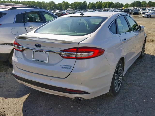 3FA6P0RU8HR217292 - 2017 FORD FUSION TIT WHITE photo 4