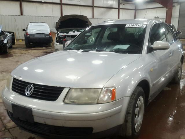 WVWMD63B8XE360264 - 1999 VOLKSWAGEN PASSAT GLS SILVER photo 2