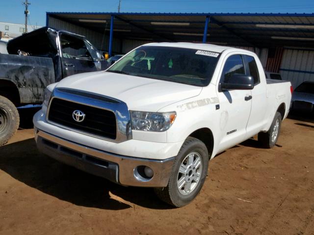 5TFRT54118X023773 - 2008 TOYOTA TUNDRA DOU WHITE photo 2