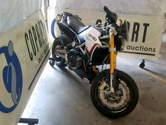 ZD4SMC011ES000337 - 2014 APRILIA DORSODURO WHITE photo 1