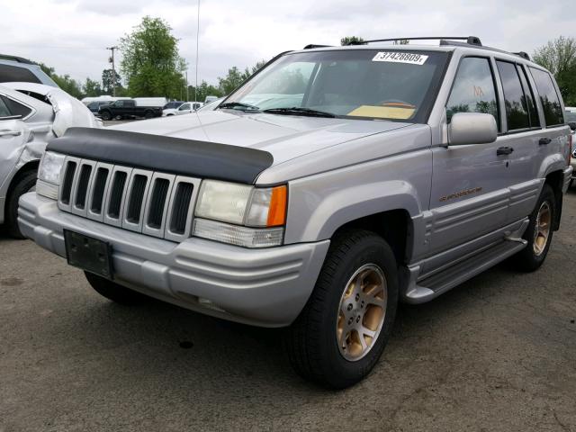 1J4GZ78Y2WC246640 - 1998 JEEP GRAND CHER SILVER photo 2