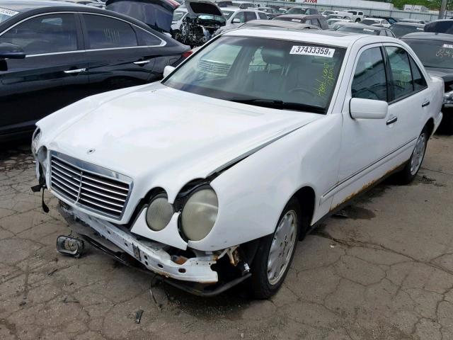 WDBJF65H4XA928790 - 1999 MERCEDES-BENZ E 320 WHITE photo 2