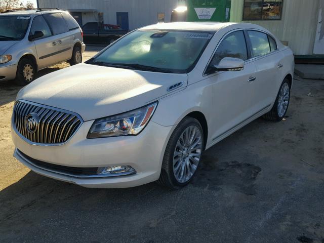 1G4GF5G39EF123032 - 2014 BUICK LACROSSE T WHITE photo 2