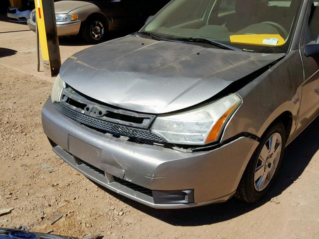 1FAHP34N78W133357 - 2008 FORD FOCUS S/SE GRAY photo 9