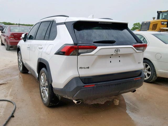 2T3C1RFVXKW016657 - 2019 TOYOTA RAV4 XLE P WHITE photo 3