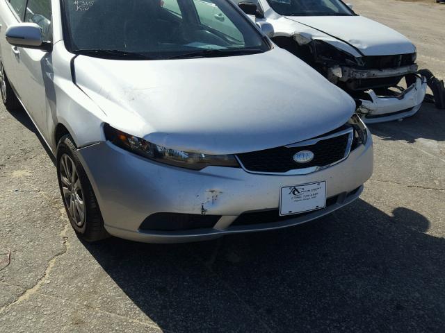 KNAFU4A21C5499613 - 2012 KIA FORTE EX SILVER photo 9