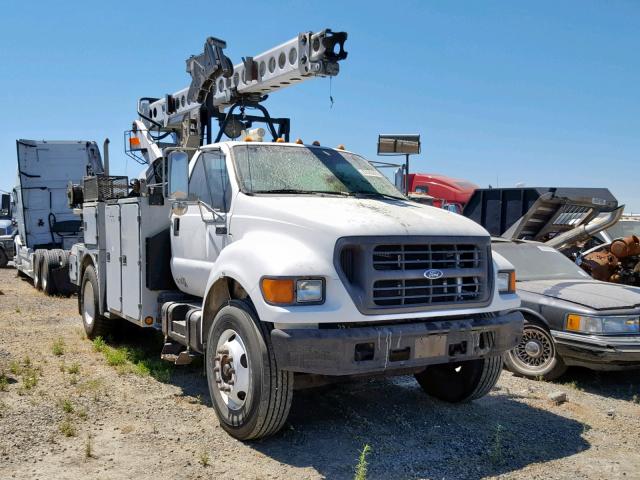 3FDXF75H3YMA31509 - 2000 FORD F750 SUPER WHITE photo 1