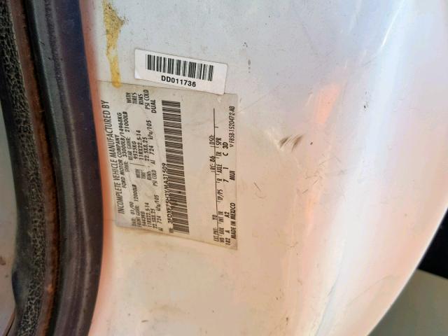 3FDXF75H3YMA31509 - 2000 FORD F750 SUPER WHITE photo 10