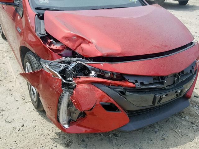 JTDKARFP2J3081470 - 2018 TOYOTA PRIUS PRIM 红色 照片 9