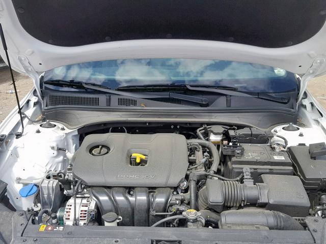 3KPF24AD7KE091355 - 2019 KIA FORTE FE WHITE photo 7