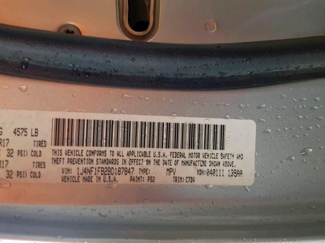 1J4NF1FB2BD187847 - 2011 JEEP COMPASS SP 银色 照片 10