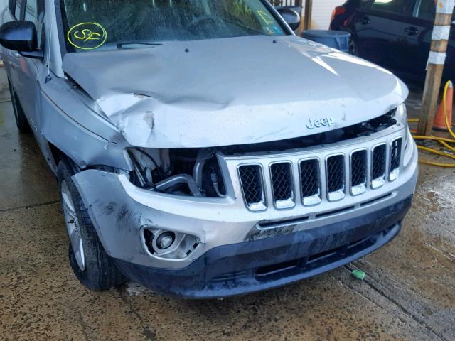 1J4NF1FB2BD187847 - 2011 JEEP COMPASS SP 银色 照片 9