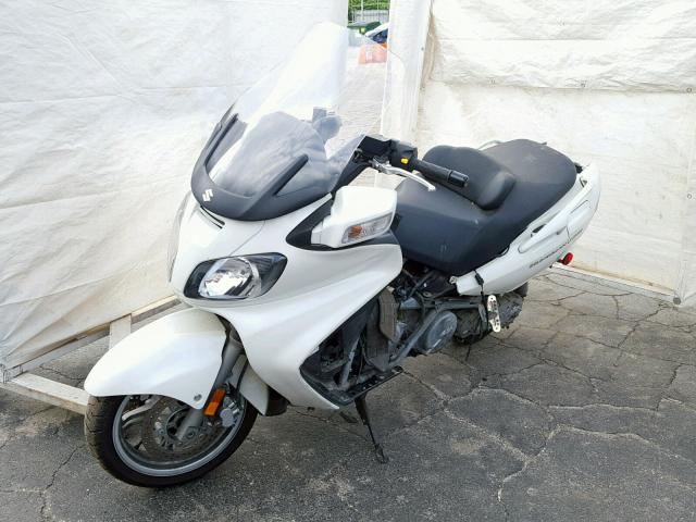 JS1CP51A772100442 - 2007 SUZUKI AN650 WHITE photo 2