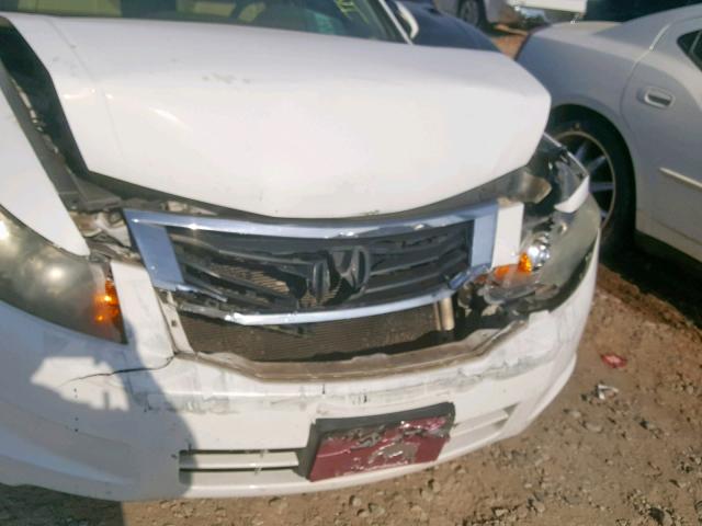 1HGCP26459A115300 - 2009 HONDA ACCORD LXP WHITE photo 9