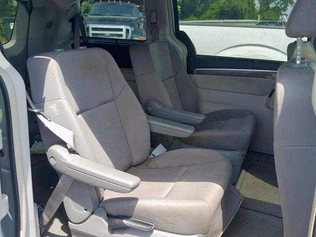 2V8HW34109R559061 - 2009 VOLKSWAGEN ROUTAN SE SILVER photo 6