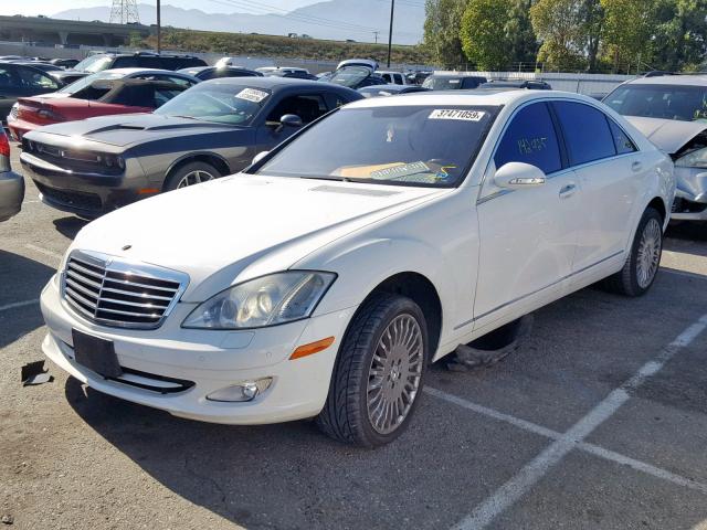 WDDNG71XX7A067382 - 2007 MERCEDES-BENZ S 550 WHITE photo 2