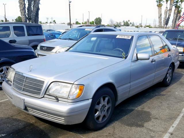 WDBGA43G3VA372444 - 1997 MERCEDES-BENZ S 420 SILVER photo 2