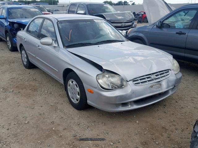 KMHWF25V8YA163635 - 2000 HYUNDAI SONATA BAS SILVER photo 1