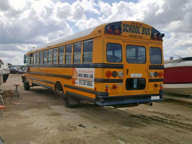 4UZAAXAKX3CK63993 - 2003 FREIGHTLINER CHASSIS FS YELLOW photo 3