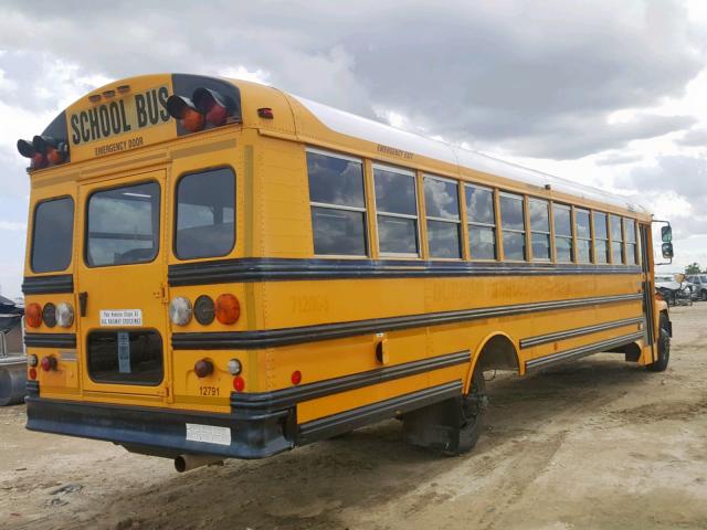 4UZAAXAKX3CK63993 - 2003 FREIGHTLINER CHASSIS FS ყვითელი ფოტო 4