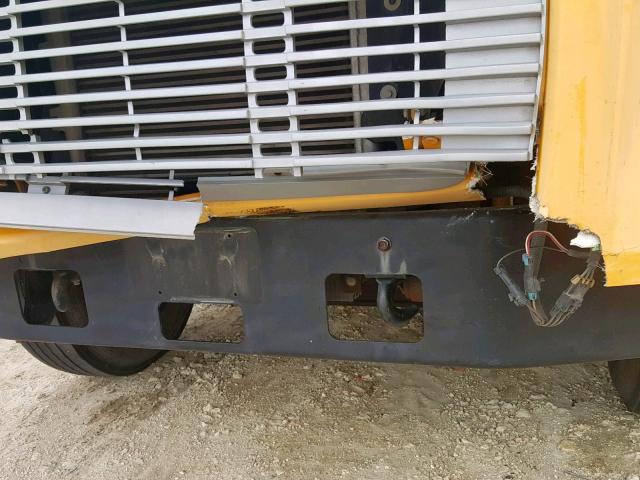 4UZAAXAKX3CK63993 - 2003 FREIGHTLINER CHASSIS FS ყვითელი ფოტო 9