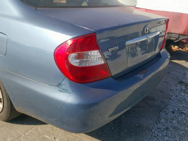 4T1BE32K22U621936 - 2002 TOYOTA CAMRY LE BLUE photo 9