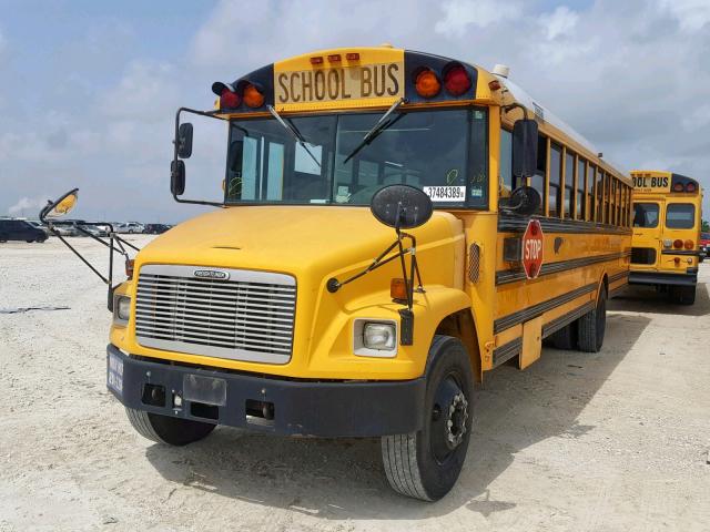 4UZAAXAK42CJ20701 - 2002 FREIGHTLINER CHASSIS FS YELLOW photo 2
