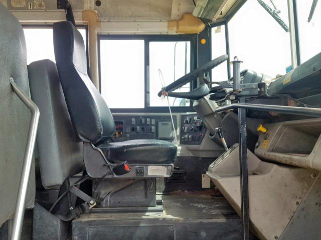 4UZAAXAK42CJ20701 - 2002 FREIGHTLINER CHASSIS FS YELLOW photo 5