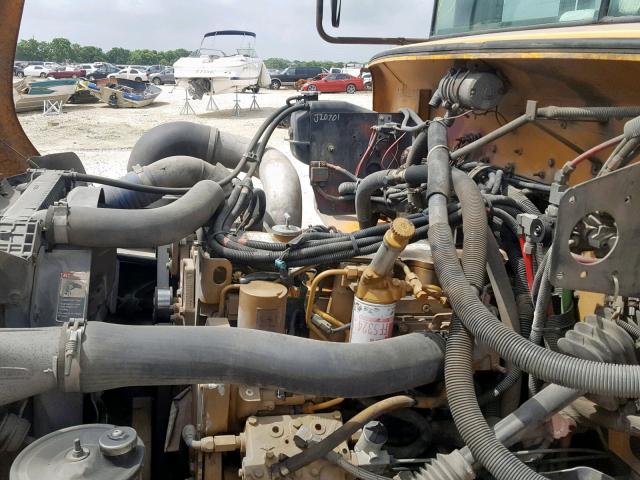 4UZAAXAK42CJ20701 - 2002 FREIGHTLINER CHASSIS FS YELLOW photo 7