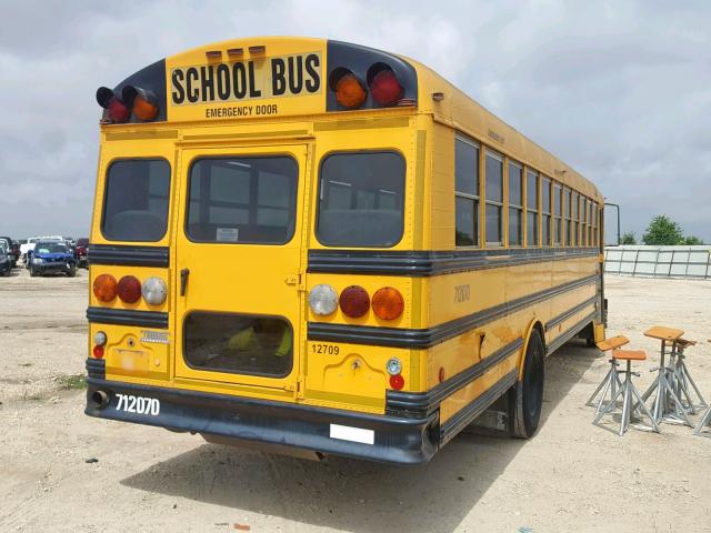 4UZAAXAK03CK64439 - 2003 FREIGHTLINER CHASSIS FS 黄色 照片 4