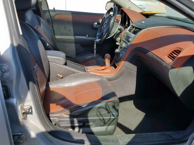 1G1ZE5EB3AF135058 - 2010 CHEVROLET MALIBU LTZ ვერცხლისფერი ფოტო 5