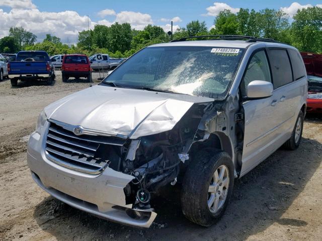 2A4RR5D11AR421496 - 2010 CHRYSLER TOWN & COU SILVER photo 2