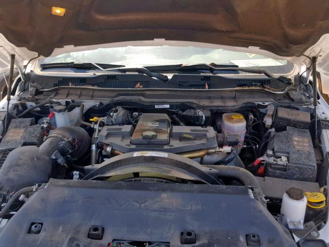 3C6UR5DL2HG707849 - 2017 RAM 2500 SLT 白色 照片 7