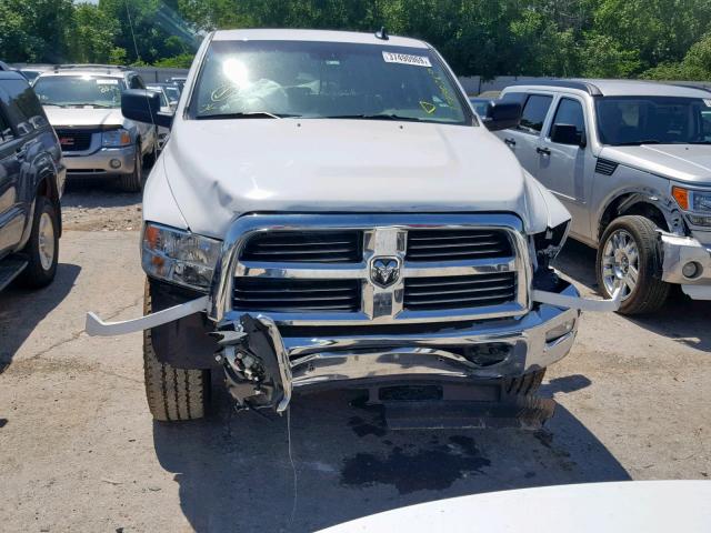 3C6UR5DL2HG707849 - 2017 RAM 2500 SLT 白色 照片 9